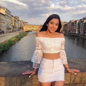 Meet your Posher, Simran